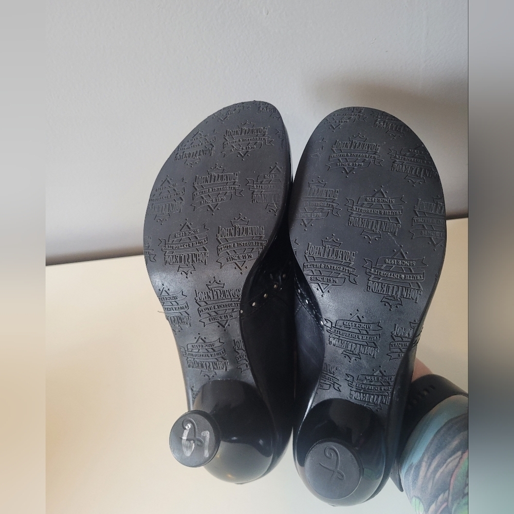 Fluevog Bellevue Ella Baker Brogued Heel With Cutout, GUC, Size 6 - Picture 10 of 11